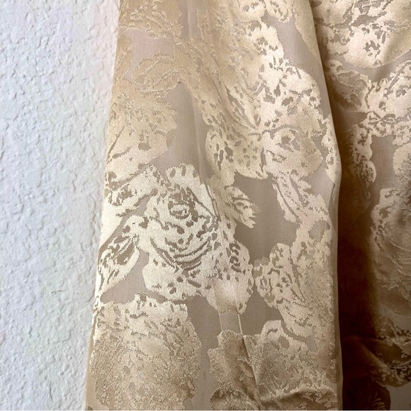 JONES NEW YORK Champagne Gold Rose Pattern Blouse - Women’s 12 - Picture 9 of 10